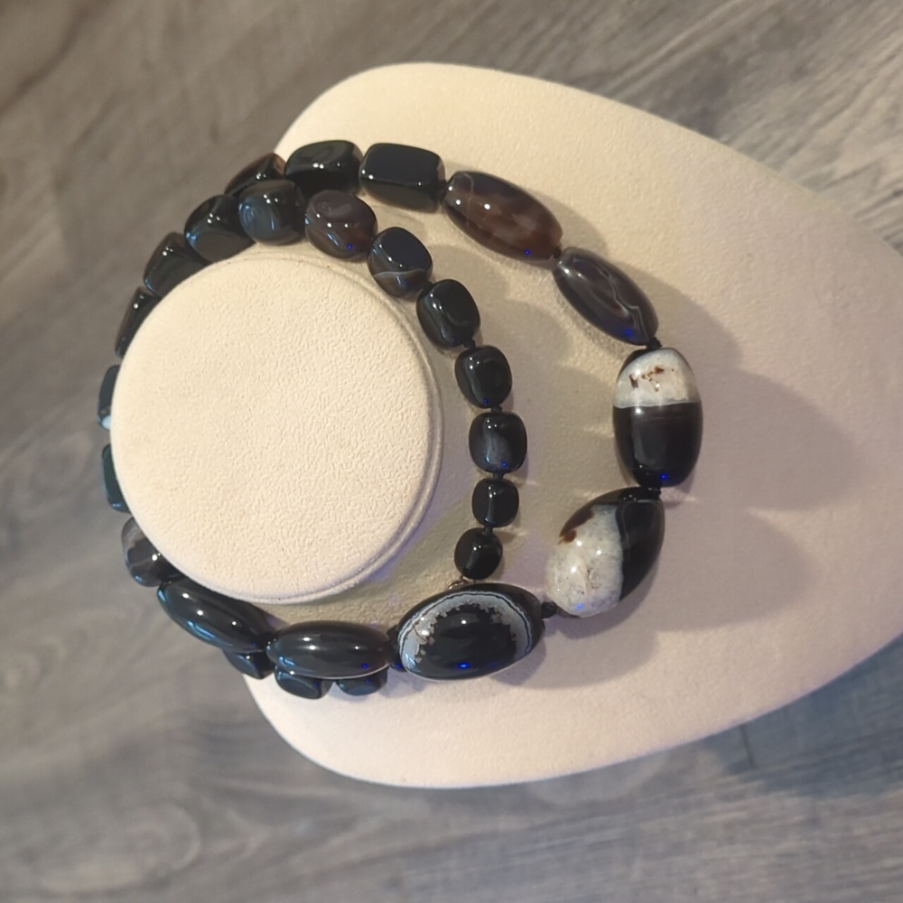 Necklace Stone w/Claw Clasp Closure